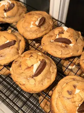 Peanut Campfire Crunch cookie
